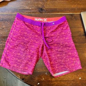 Hurley Women's 9 inch board shorts size 1